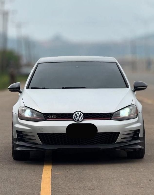 sharp-sleek-and-fast-2017-volkswagen-golf7