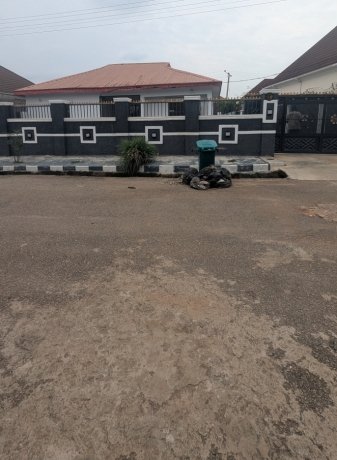 3bedroom-detached-bungalow-big-5