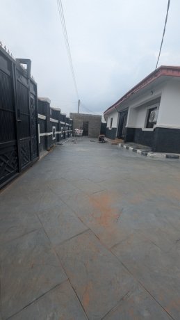 3bedroom-detached-bungalow-big-7