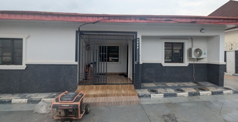 3bedroom-detached-bungalow-big-1