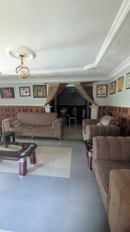 spectacular-3bedroom-detached-bungalow-big-11