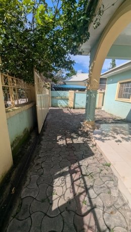 spectacular-3bedroom-detached-bungalow-big-6