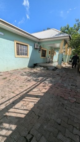 spectacular-3bedroom-detached-bungalow-big-2