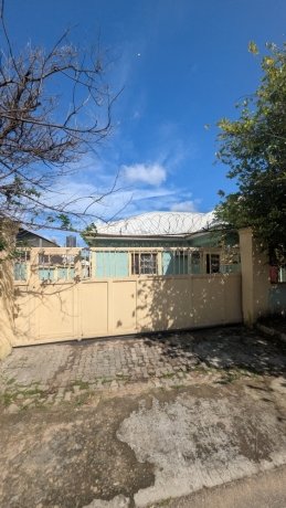 spectacular-3bedroom-detached-bungalow-big-1