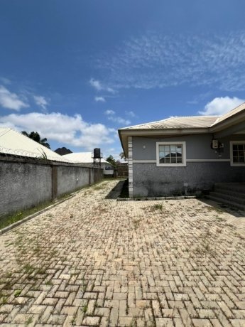 massive-3bedroom-detached-bungalow-big-9