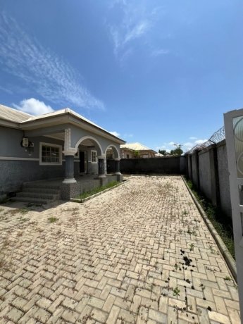 massive-3bedroom-detached-bungalow-big-4