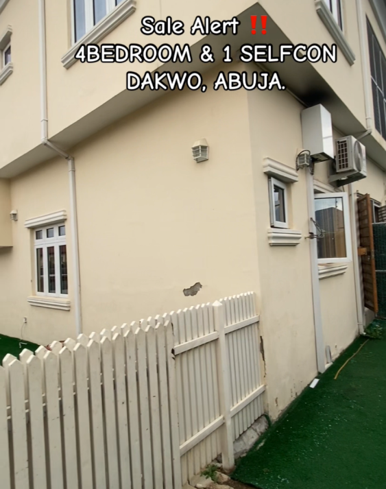 4-bedroom-terrace-with-semi-detached-selfcon-boys-quarters