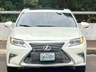 distress-sales-sleek-2016-lexus