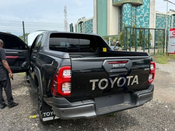 brandnew-2025-hilux-v6-big-4