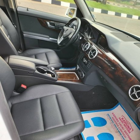 2018-toyota-camry-2016-mercedes-glk-big-5