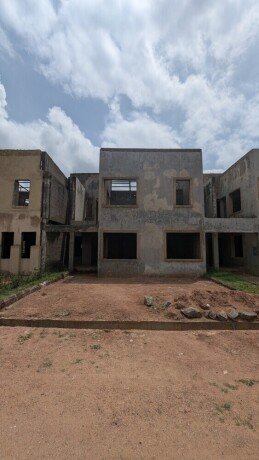 standard-n-solidly-built-3bedroom-terrace-duplex-wit-bq-big-7