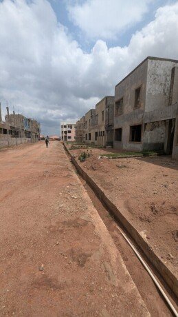 standard-n-solidly-built-3bedroom-terrace-duplex-wit-bq-big-2