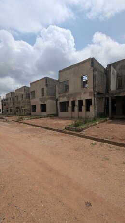standard-n-solidly-built-3bedroom-terrace-duplex-wit-bq-big-8