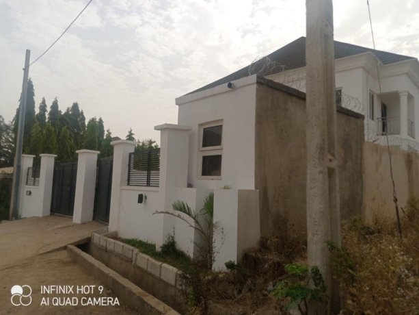 very-affordable-duplex-for-sale-big-5