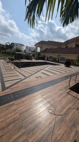 multipurpose-30bedroom-mansion-wit-8living-room-big-12
