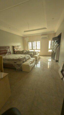 multipurpose-30bedroom-mansion-wit-8living-room-big-14
