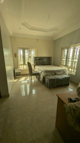 multipurpose-30bedroom-mansion-wit-8living-room-big-25