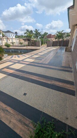 multipurpose-30bedroom-mansion-wit-8living-room-big-2
