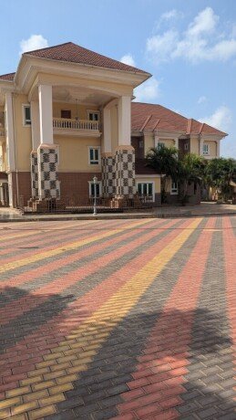multipurpose-30bedroom-mansion-wit-8living-room-big-1