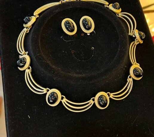 jewelries-big-2