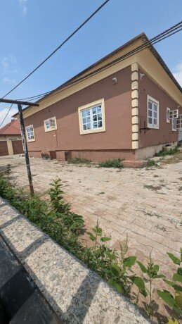 semidetached-3bedroom-bungalow-big-5