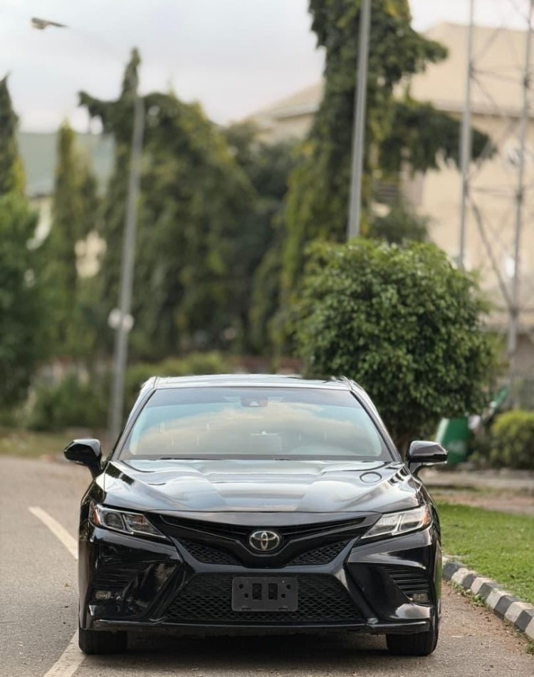 sound-foreign-used-toyota-camry-2018