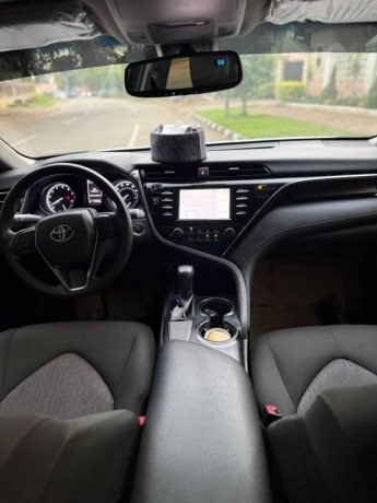 sound-foreign-used-toyota-camry-2018-big-3