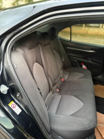 sound-foreign-used-toyota-camry-2018-big-5