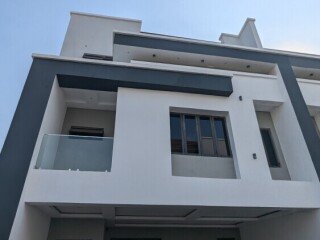 smart-n-luxury-4bedroom-apartment