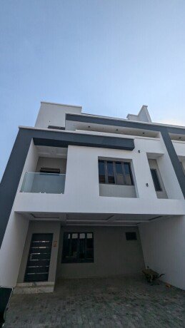 smart-n-luxury-4bedroom-apartment-big-0