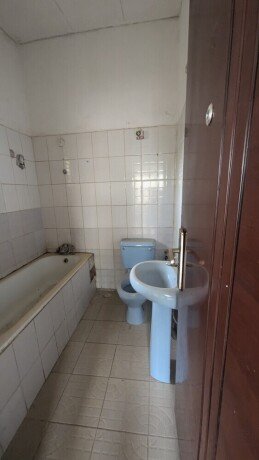 3bedroom-semidetached-bungalow-big-6