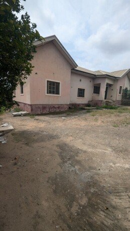 3bedroom-semidetached-bungalow-big-1