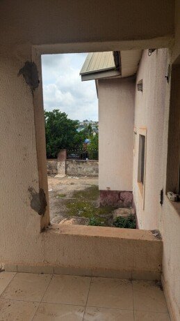 3bedroom-semidetached-bungalow-big-12