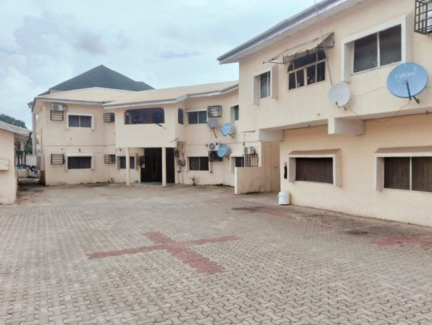 3-bedroom-block-of-flat-for-rent-big-0