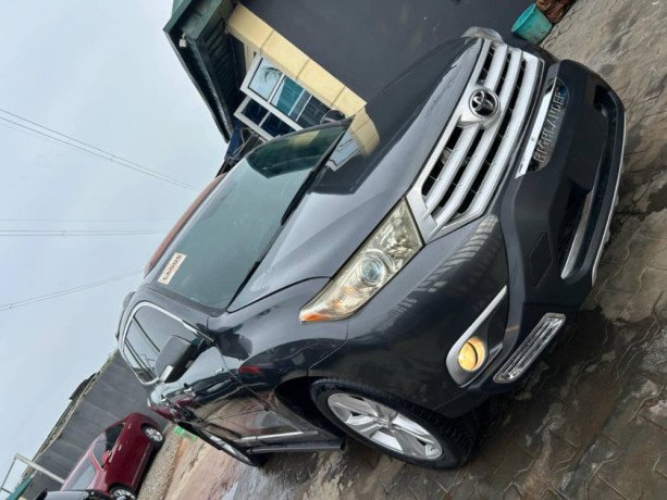 few-month-registered-toyota-highlander-limited-big-2
