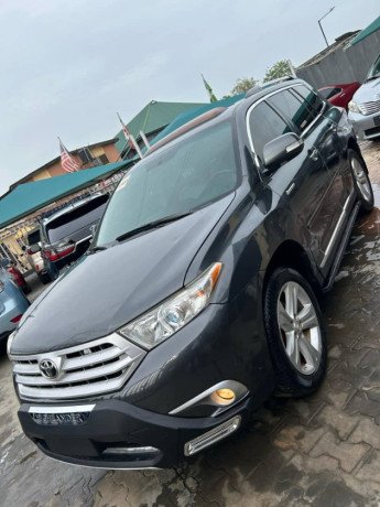 few-month-registered-toyota-highlander-limited-big-8