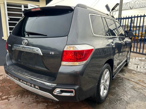 few-month-registered-toyota-highlander-limited-big-10