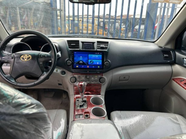 few-month-registered-toyota-highlander-limited-big-1