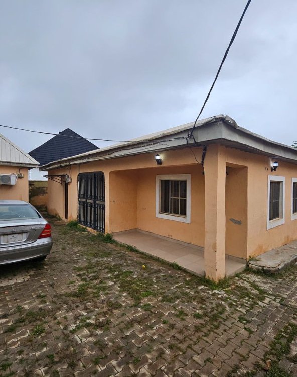 standard-3-bedroom-bungalow-with-bq-and-gatehouse-for-sale