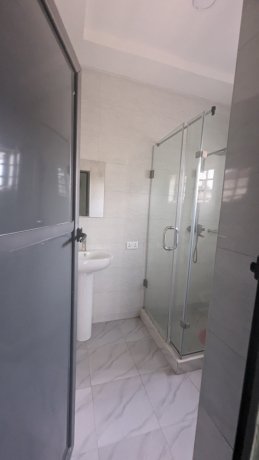 sparkling-spacious-2bedroom-apartment-big-16