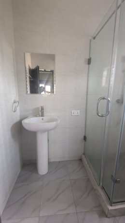 sparkling-spacious-2bedroom-apartment-big-18