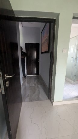 sparkling-spacious-2bedroom-apartment-big-10