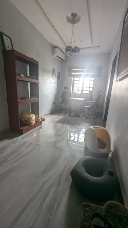 sparkling-spacious-2bedroom-apartment-big-8
