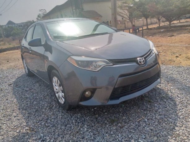 toyota-corolla-big-0