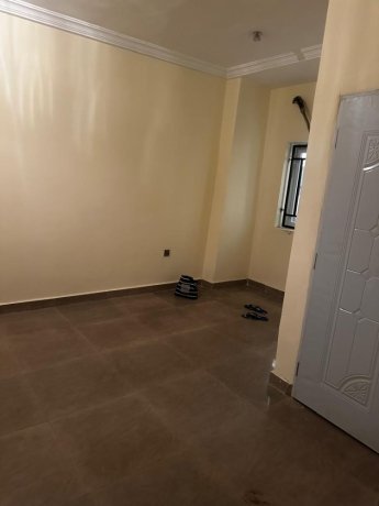 spacious-selfcon-for-rent-big-0