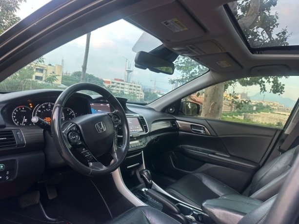 distress-sales-2017-honda-accord-big-1