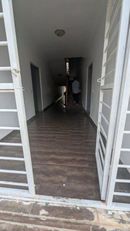 spacious-3bedroom-block-of-flat-big-23