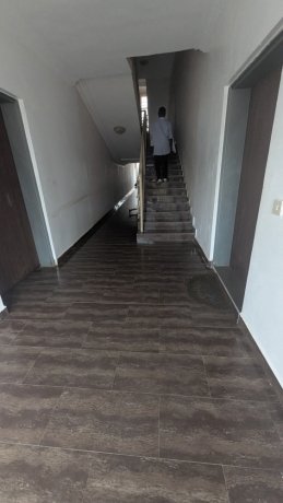 spacious-3bedroom-block-of-flat-big-2