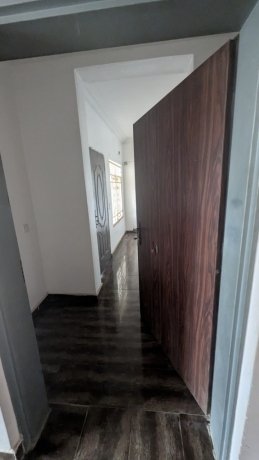 spacious-3bedroom-block-of-flat-big-3