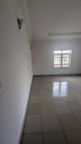 spacious-3bedroom-block-of-flat-big-9